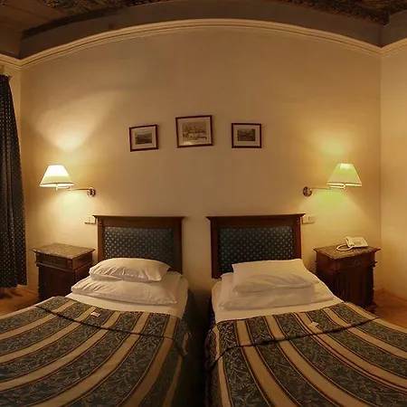 Elite Hotel 4*