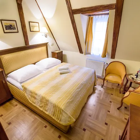Elite Hotel 4*