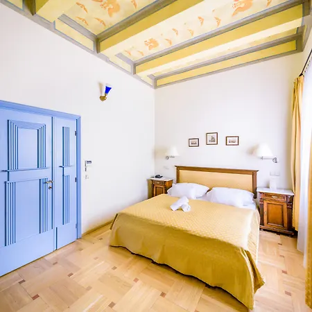 Elite Hotel 4*