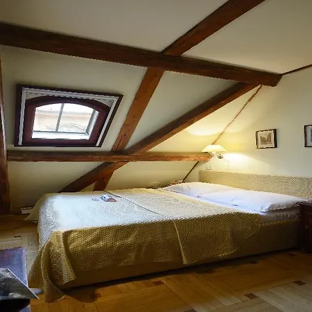 Elite Hotel 4*