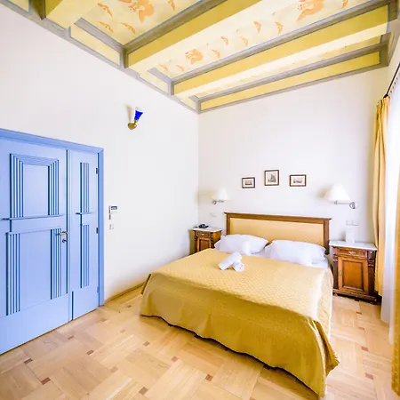 Elite Hotell 4*