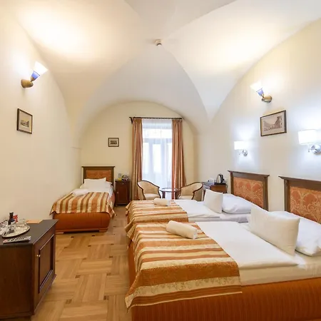 Elite Hotel 4*