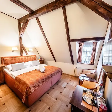 Elite Hotel 4*