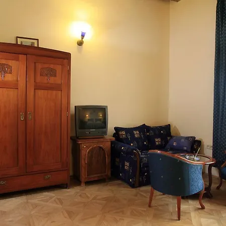Elite Hotel 4*