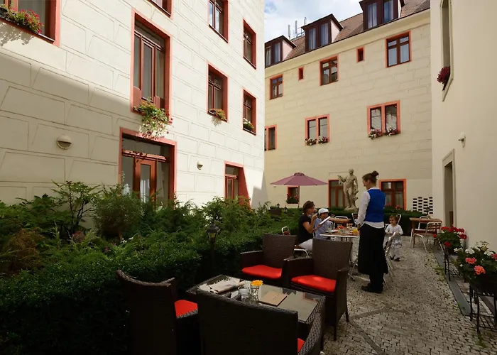 Elite Hotel 4*
